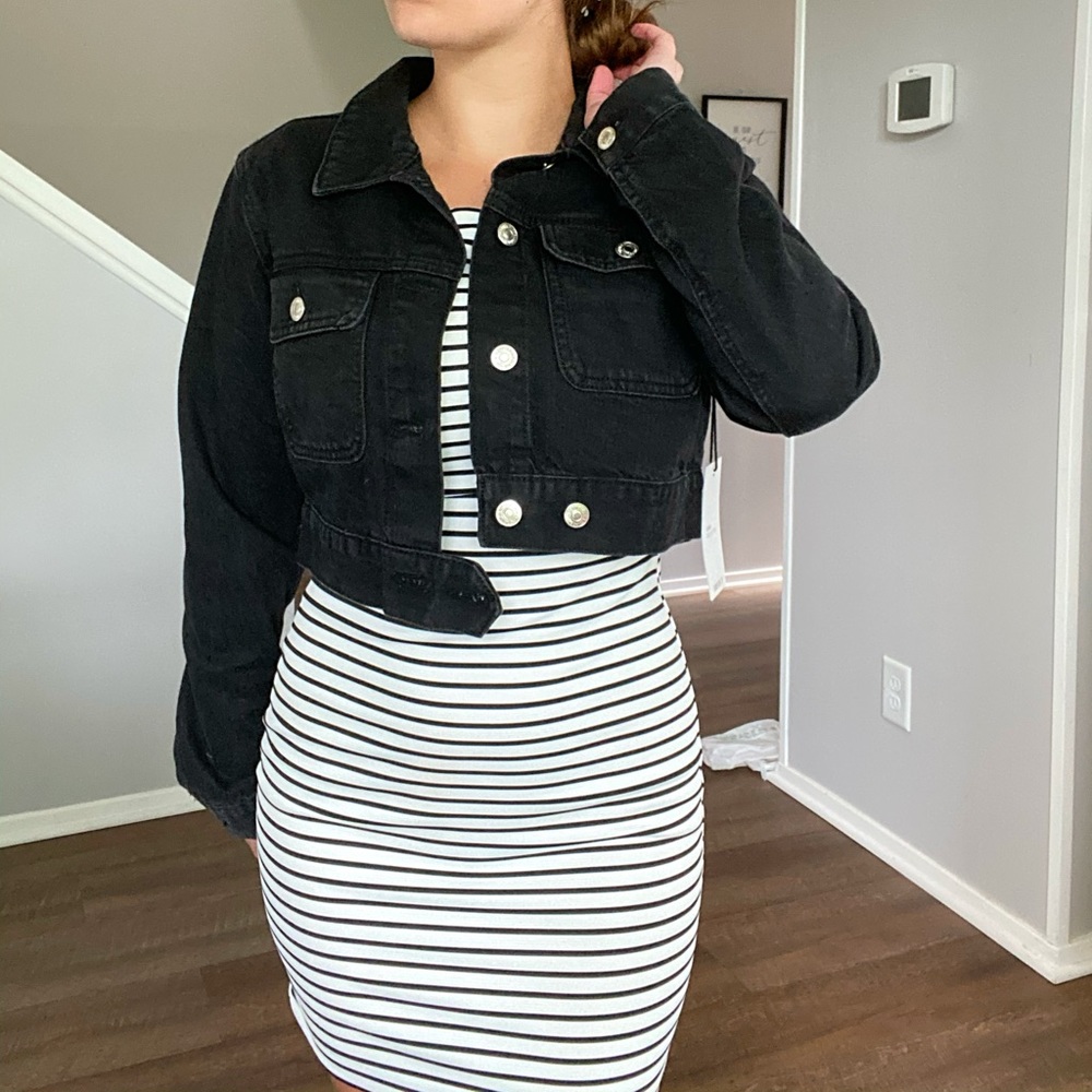 NWT forever 21 cropped black denim jacket
